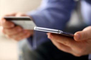 企業が行うチケットの転売対策と購入者がやむなく転売する際の注意点について