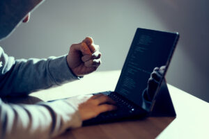 不正アクセスとは？主な4つの手口と対策、被害事例を紹介