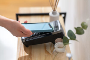 SuicaやPayPayなどの電子マネーの不正利用を防ぐ方法は?