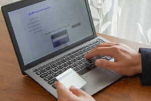 トークン決済とは?ECサイトでのカード情報の非保持化について解説
